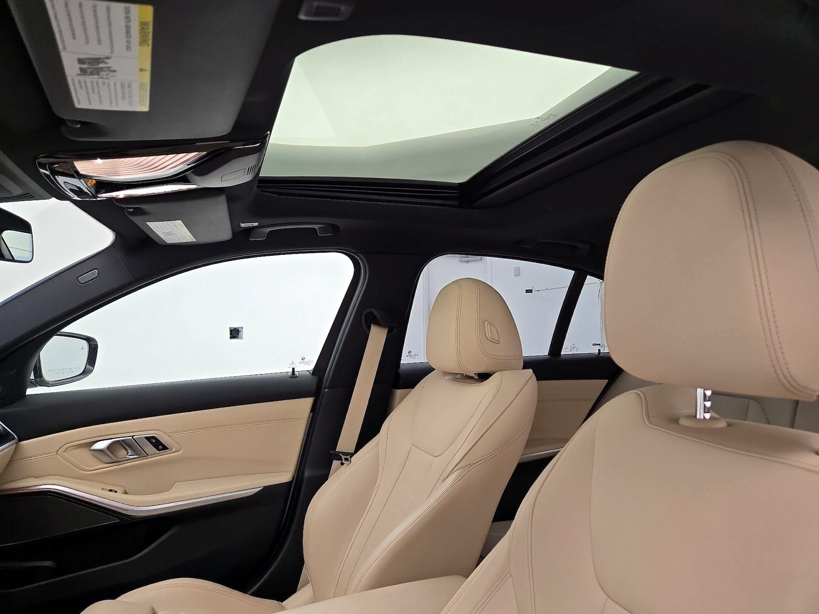 Sunroof(s) & Overhead Airbags