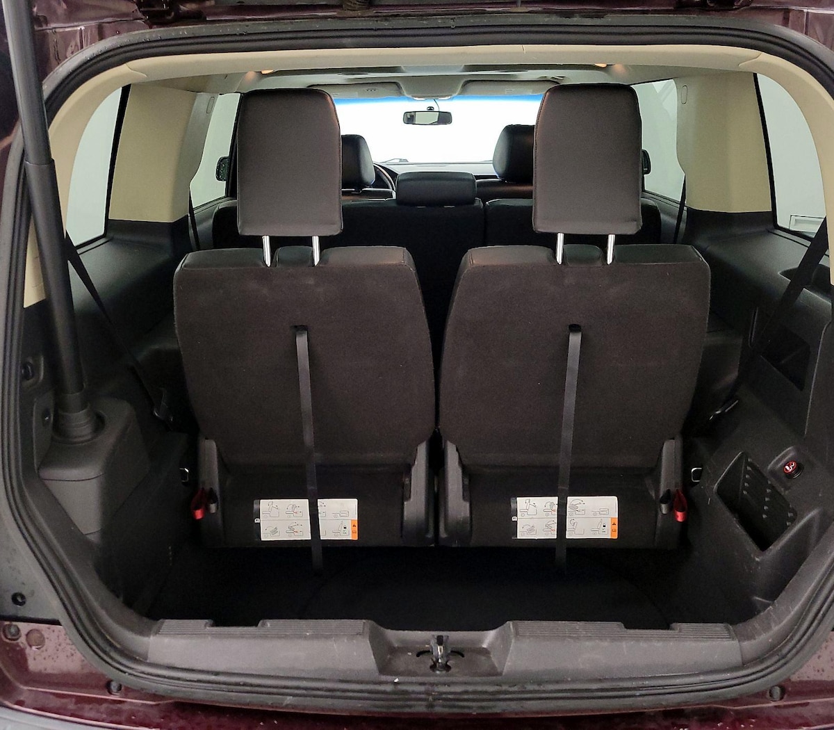 Trunk/Cargo (Seats Up)