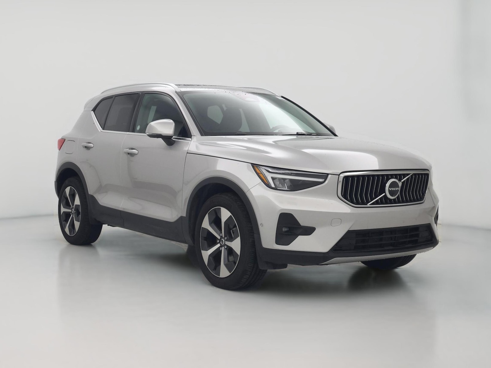 2025 Volvo XC40 Plus