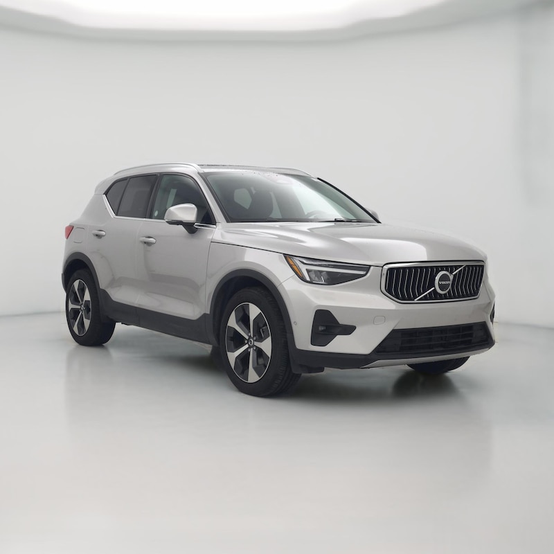 2025 Volvo XC40 B5 Plus Bright Theme