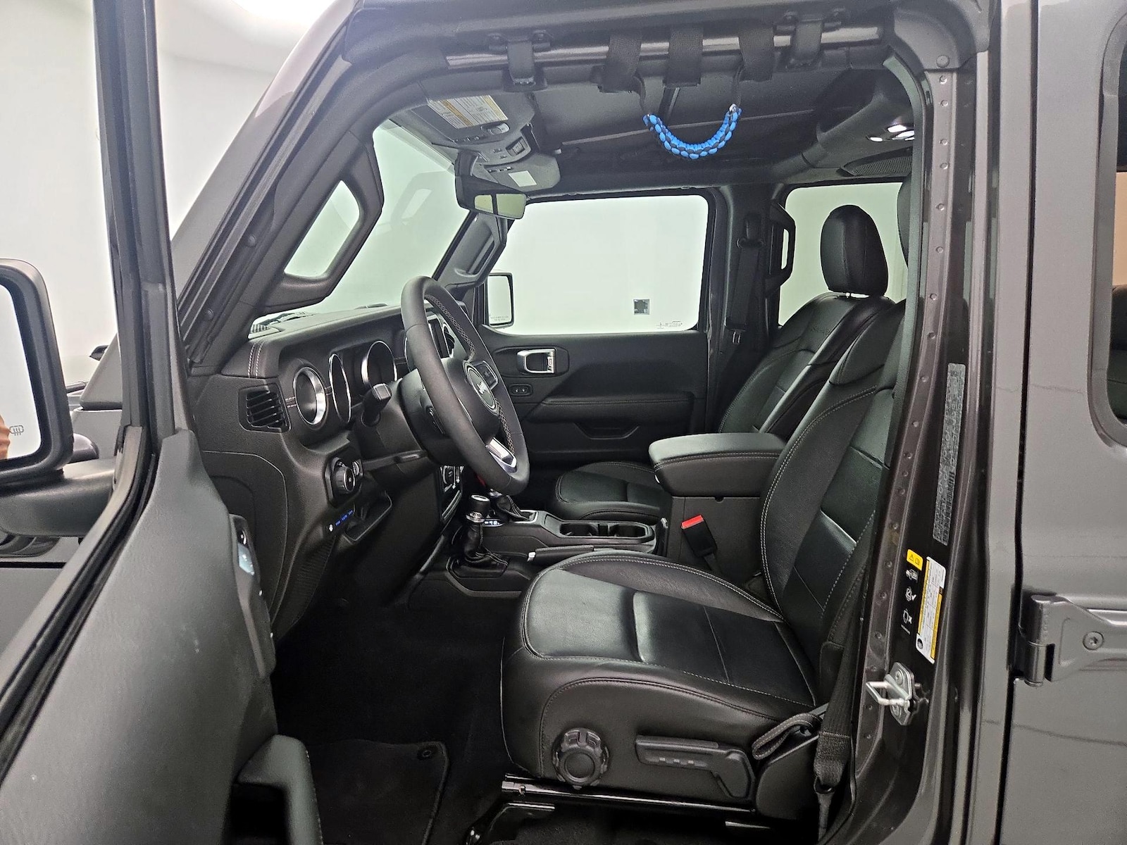 Leather Seats & Side Airbags