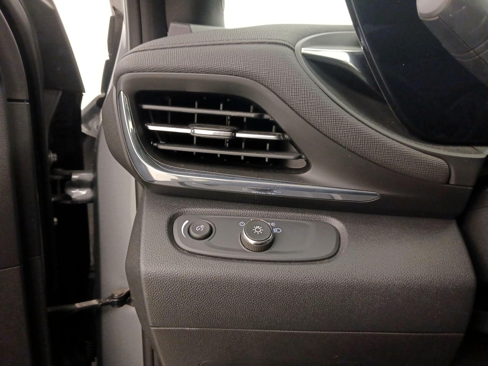 2025 Buick Envista Preferred - Photo 14