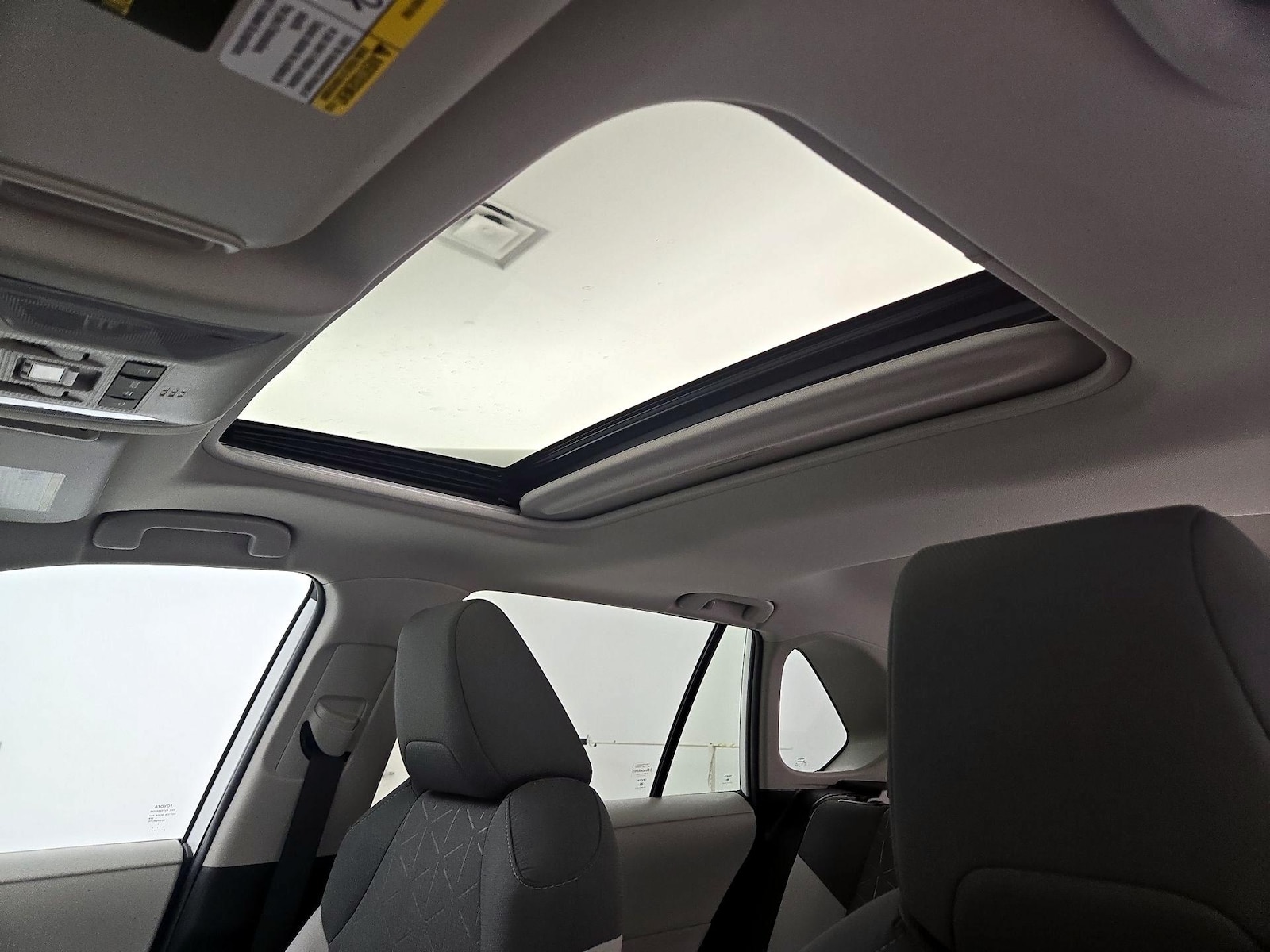 Sunroof(s) & Overhead Airbags