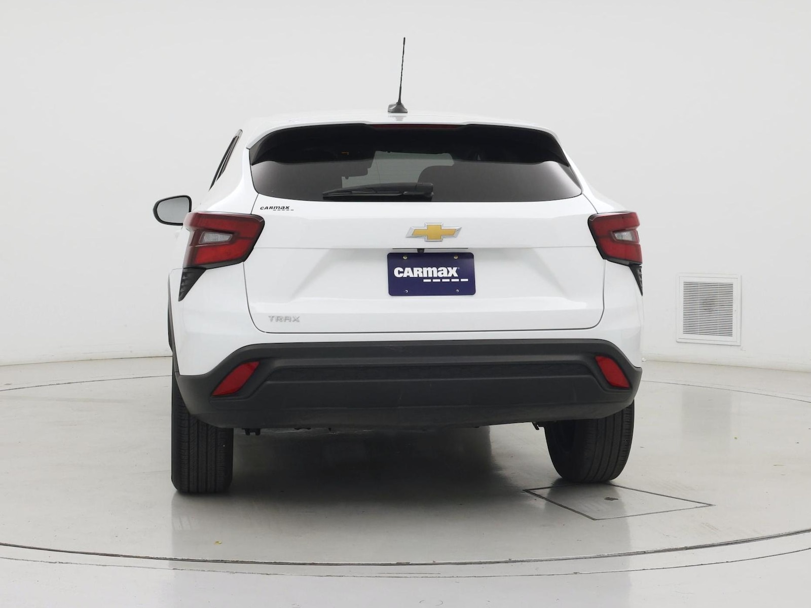 2024 Chevrolet Trax LS - Photo 7