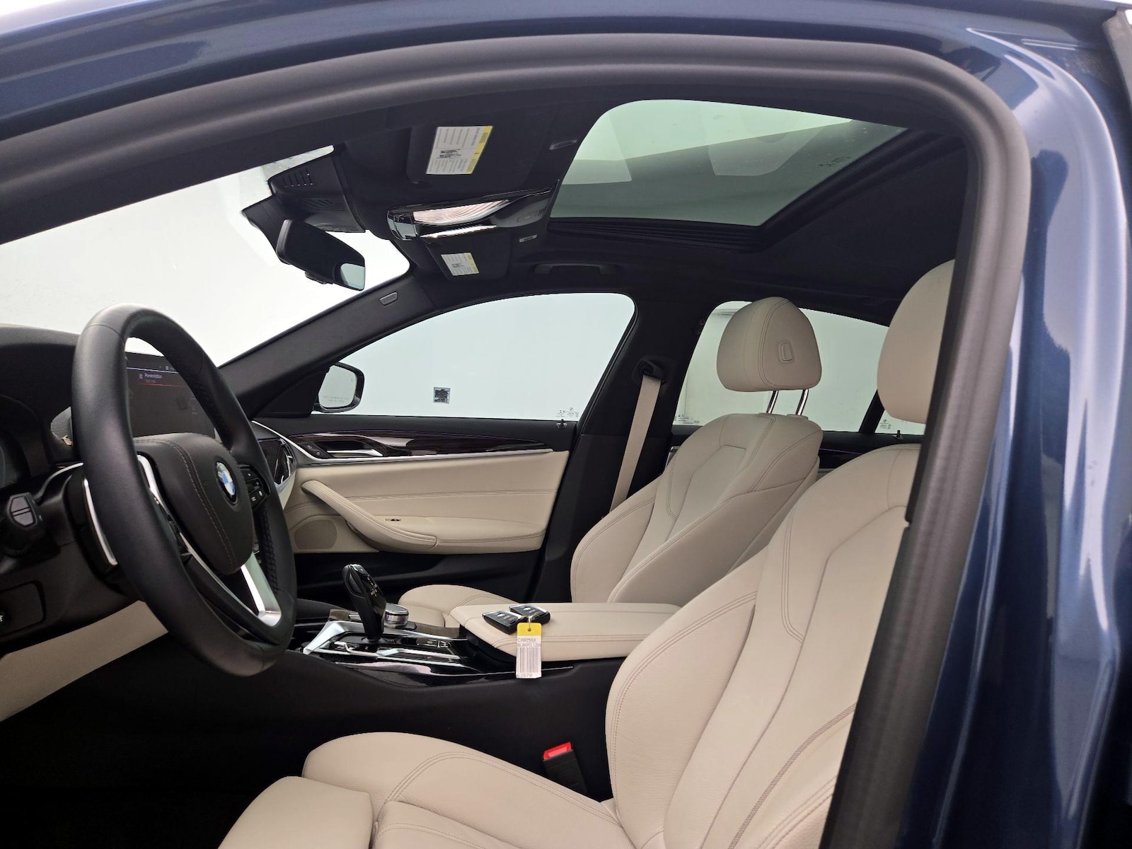 Sunroof(s) & Overhead Airbags