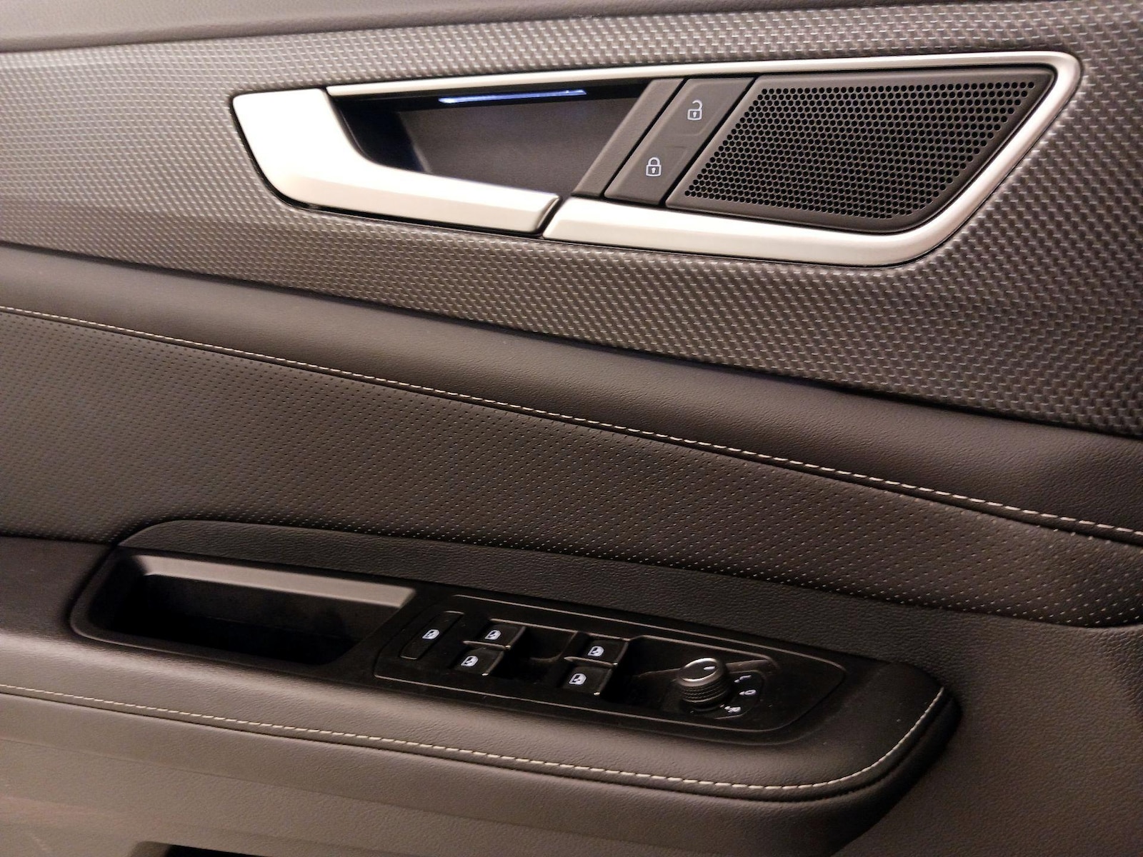 2025 Volkswagen Atlas Cross Sport SEL - Photo 13