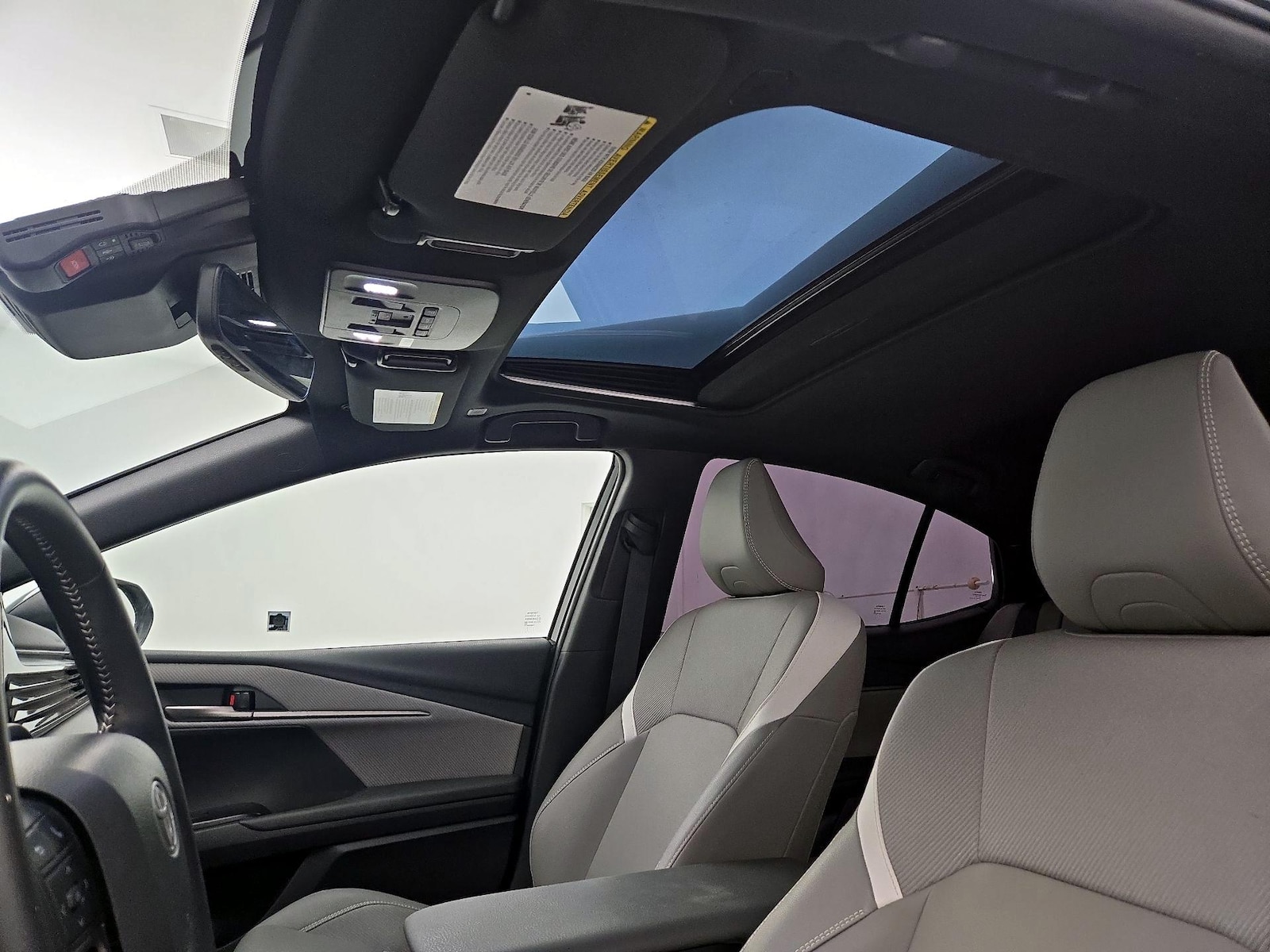 Sunroof(s) & Overhead Airbags