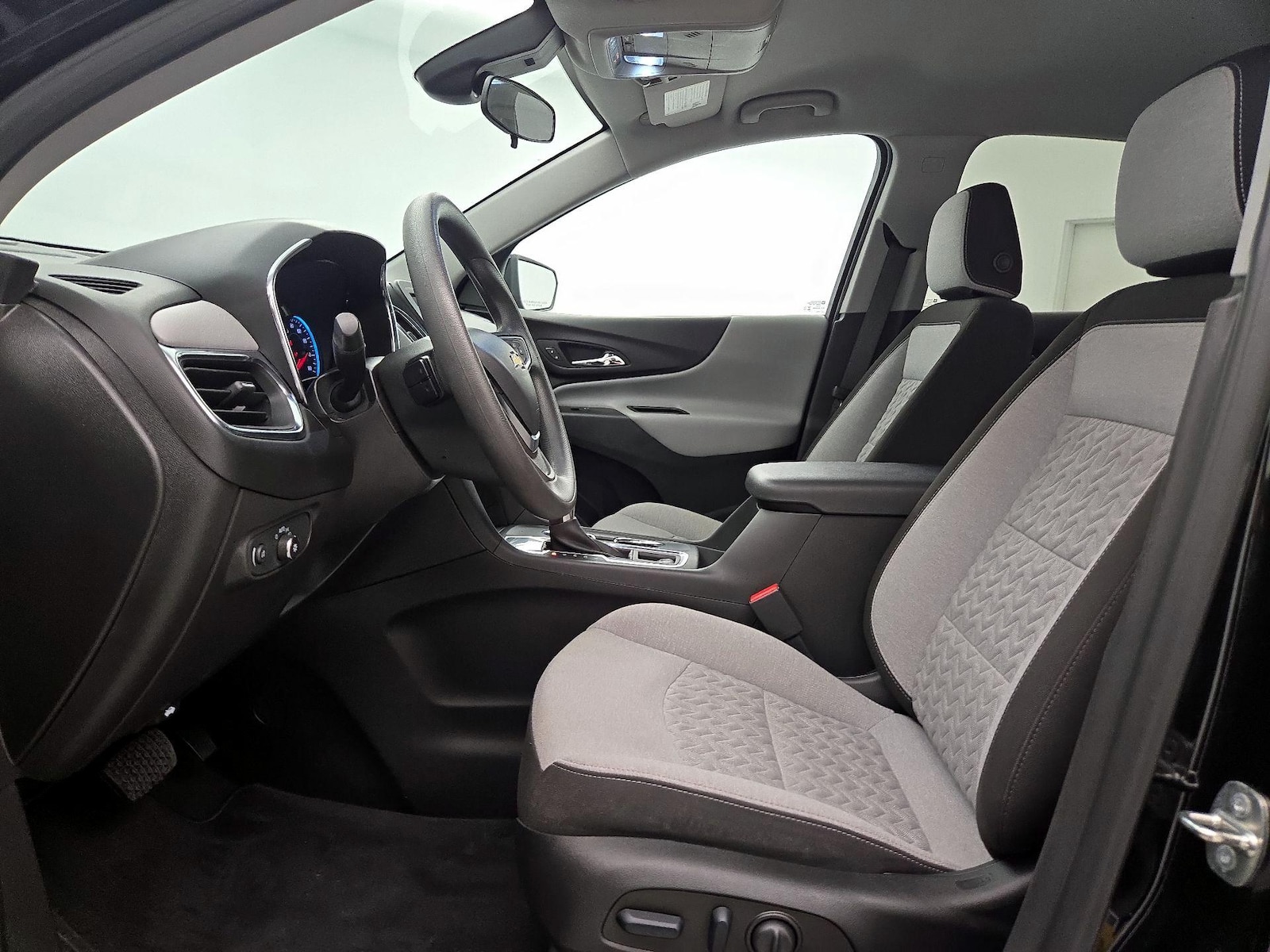 Power Seat(s) & Side Airbags