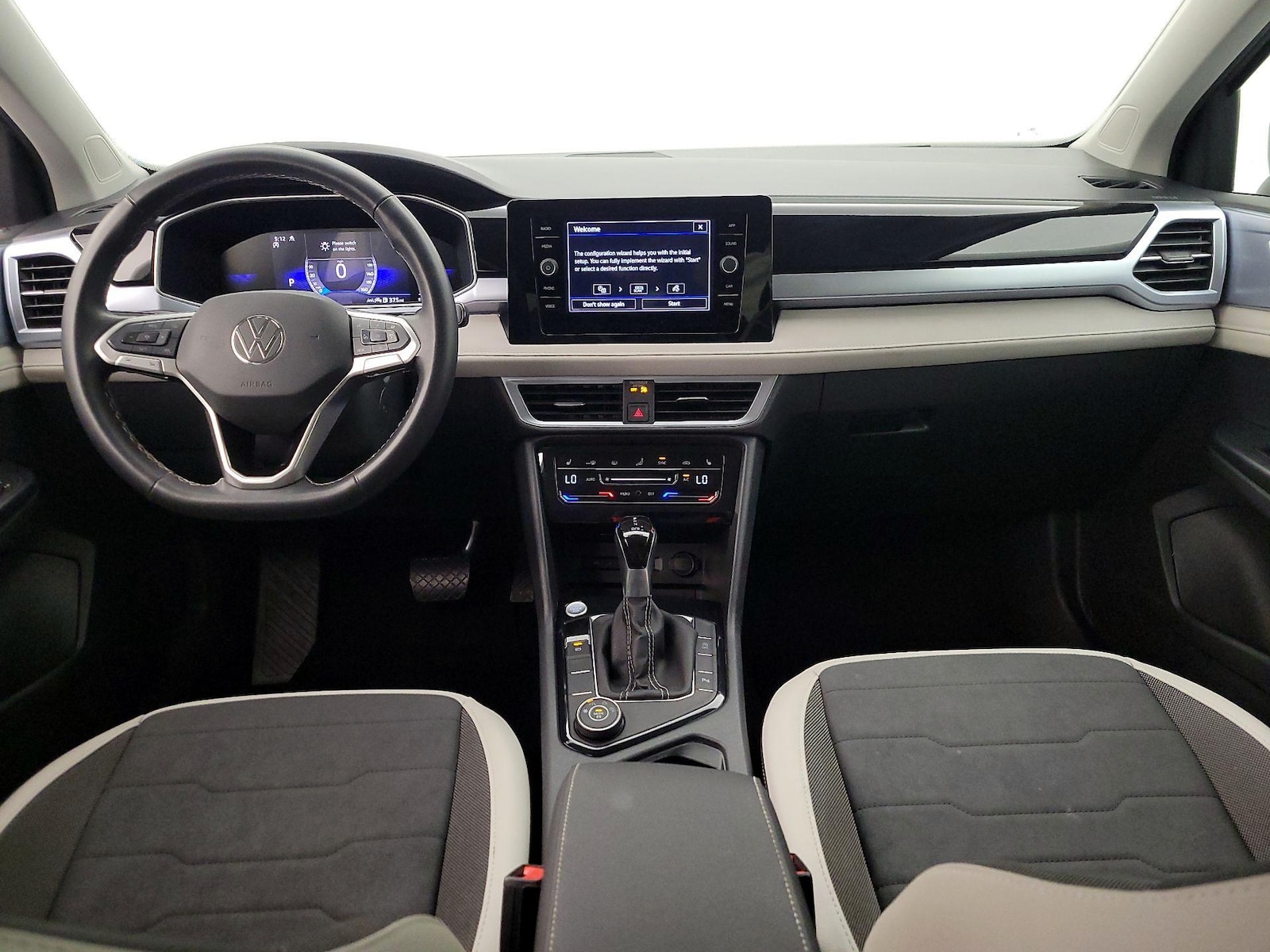 2025 Volkswagen Taos SE - Photo 10