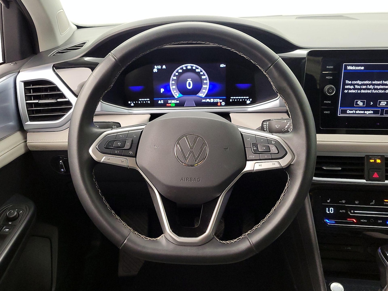 2025 Volkswagen Taos SE - Photo 11