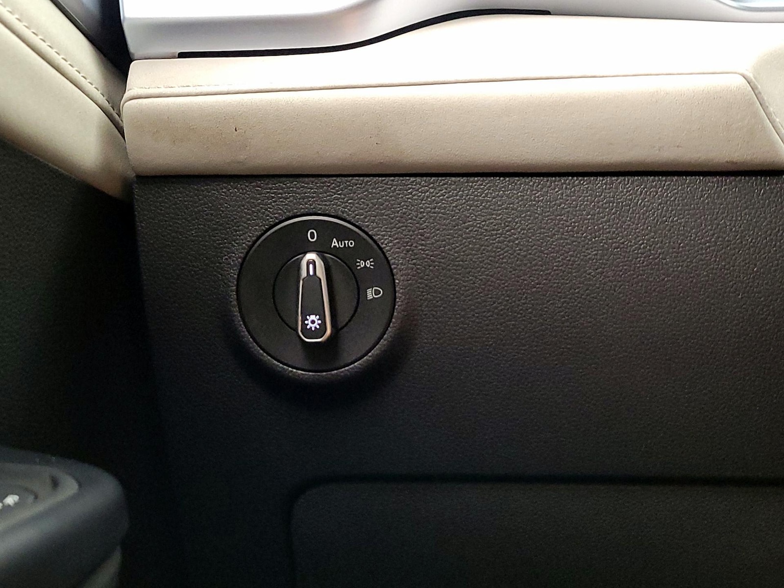 2025 Volkswagen Taos SE - Photo 14