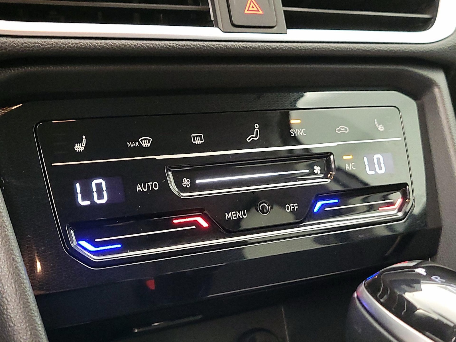 2025 Volkswagen Taos SE - Photo 17