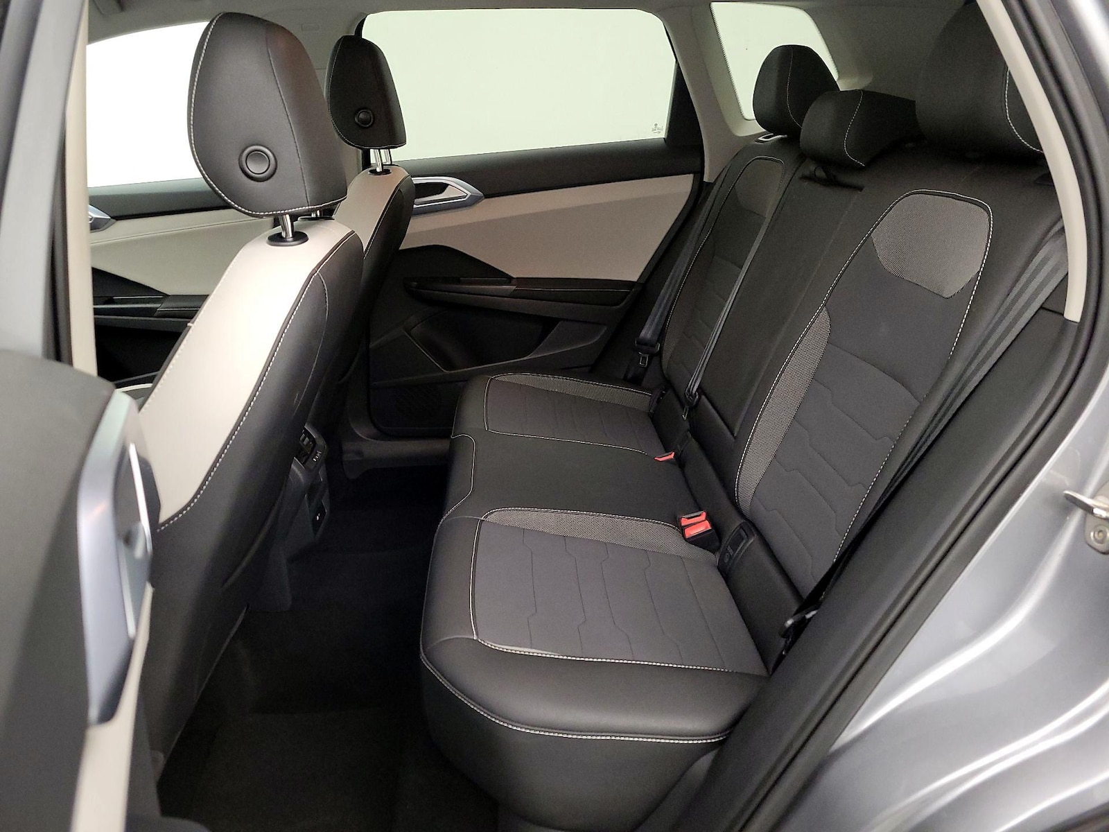 2025 Volkswagen Taos SE - Photo 20