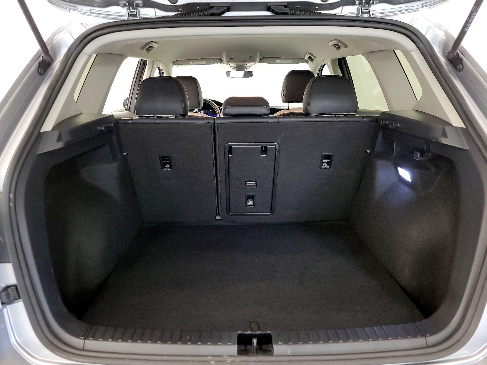 2025 Volkswagen Taos SE - Photo 21