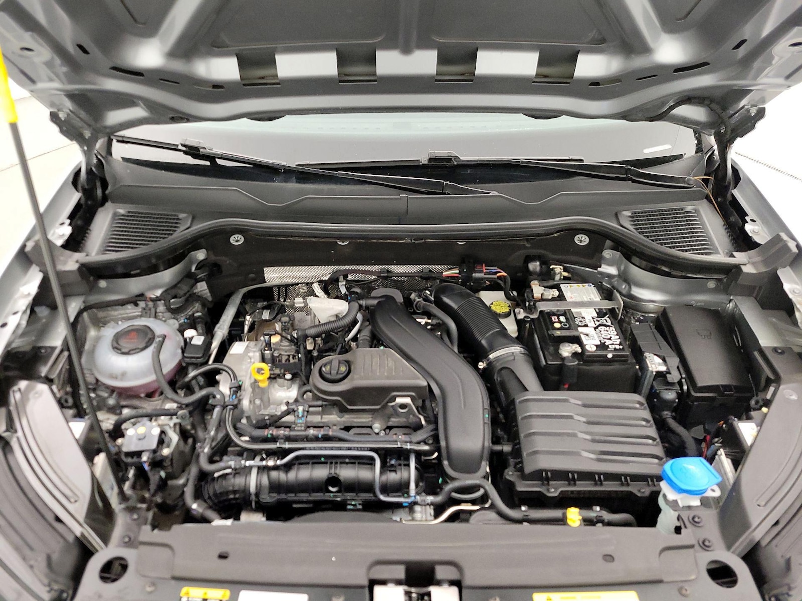 2025 Volkswagen Taos SE - Photo 22