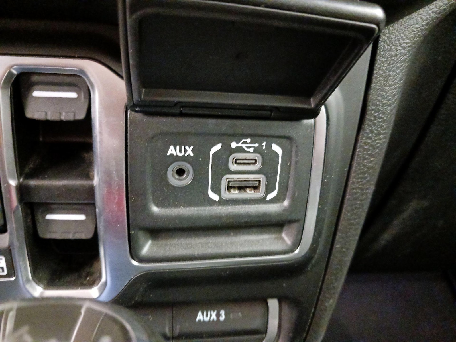 2025 Jeep Wrangler 4-Door Rubicon - Photo 19
