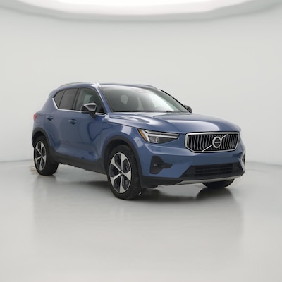 2025 Volvo XC40 B5 Plus Bright Theme