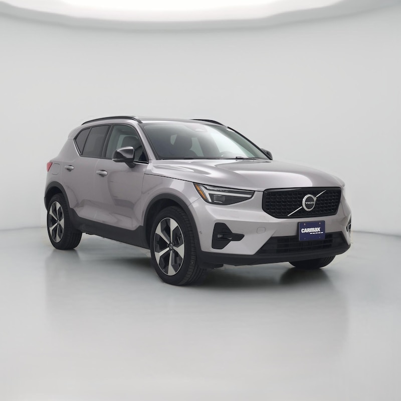 2026 Volvo XC40 B5 Plus