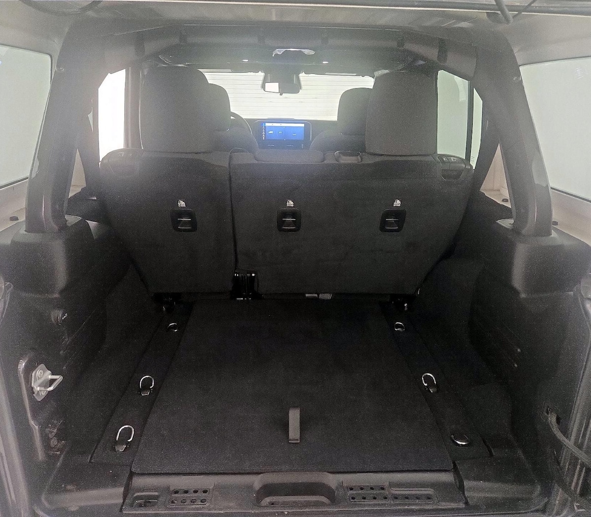 Trunk/Cargo (Seats Up)