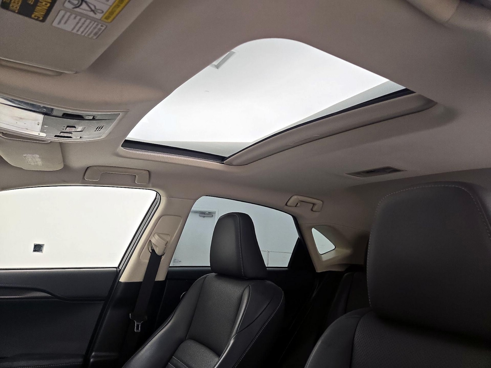 Sunroof(s) & Overhead Airbags