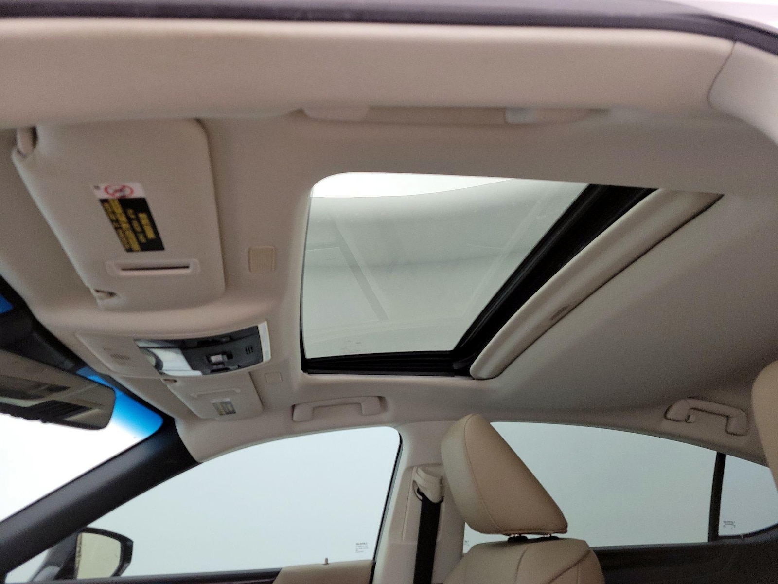 Sunroof(s) & Overhead Airbags
