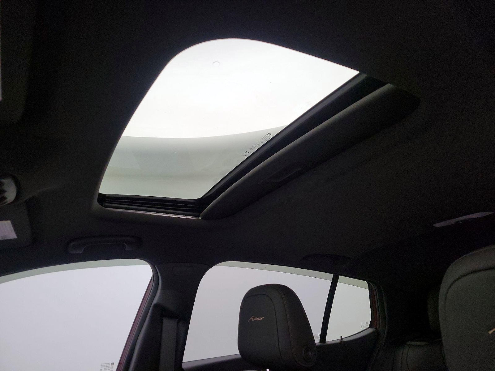 Sunroof(s) & Overhead Airbags