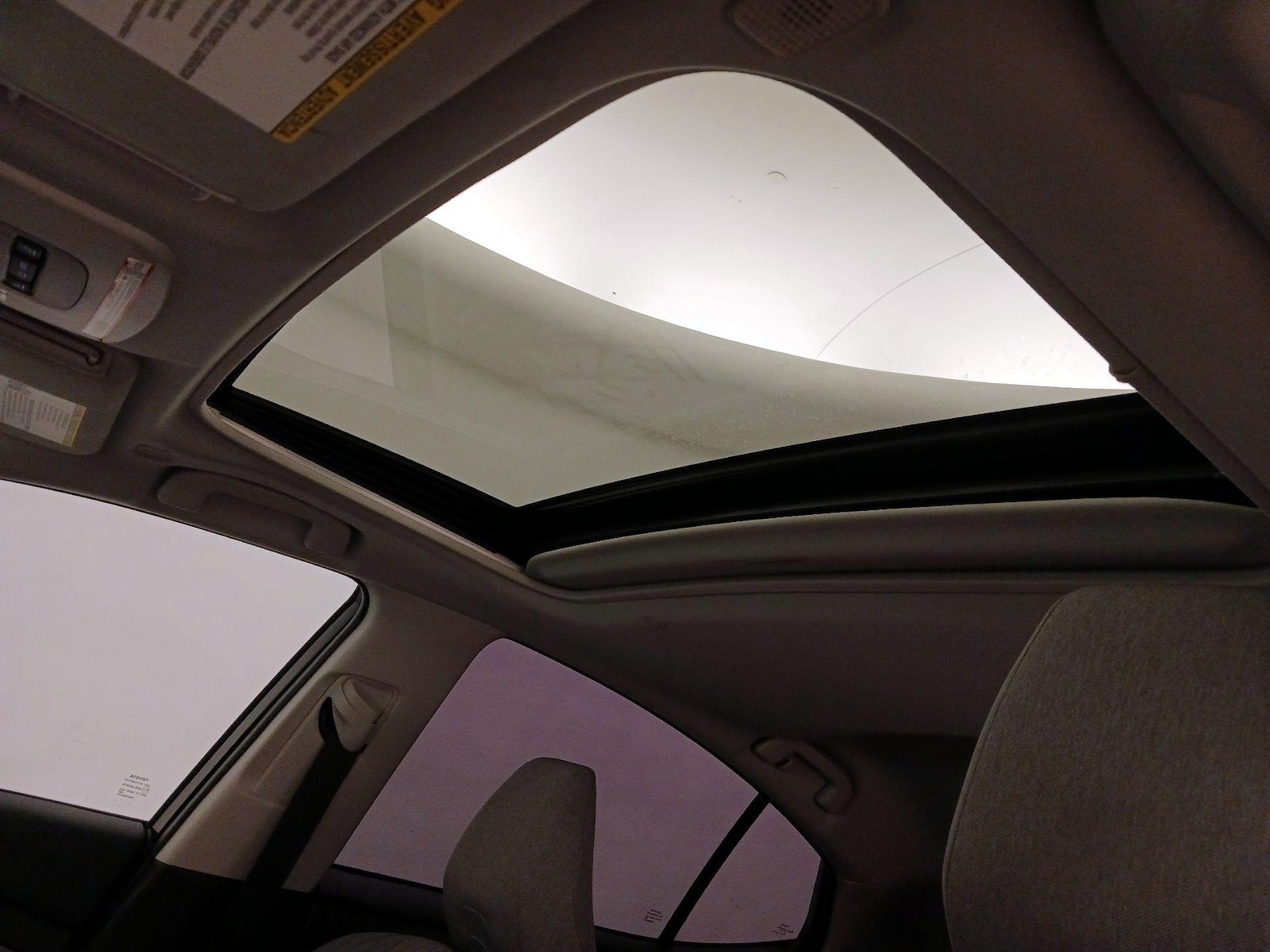 Sunroof(s) & Overhead Airbags