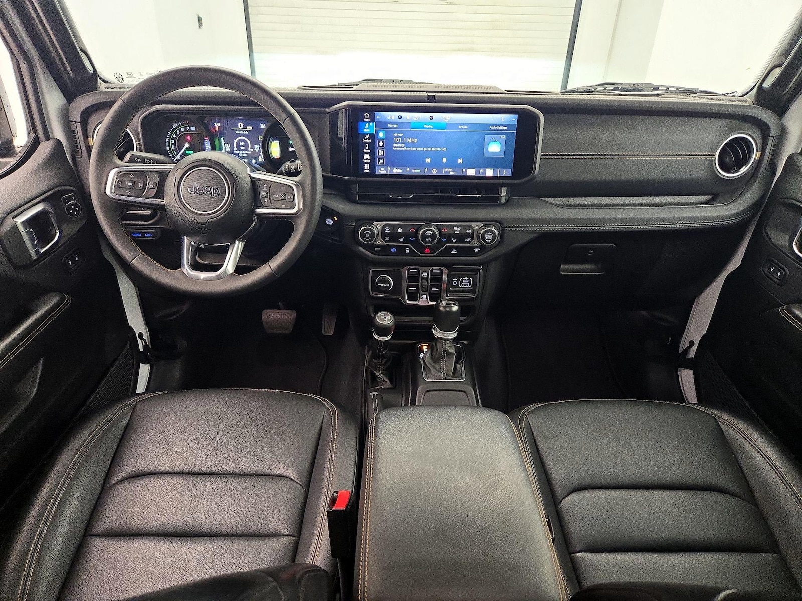 Apple CarPlay® & Android Auto™