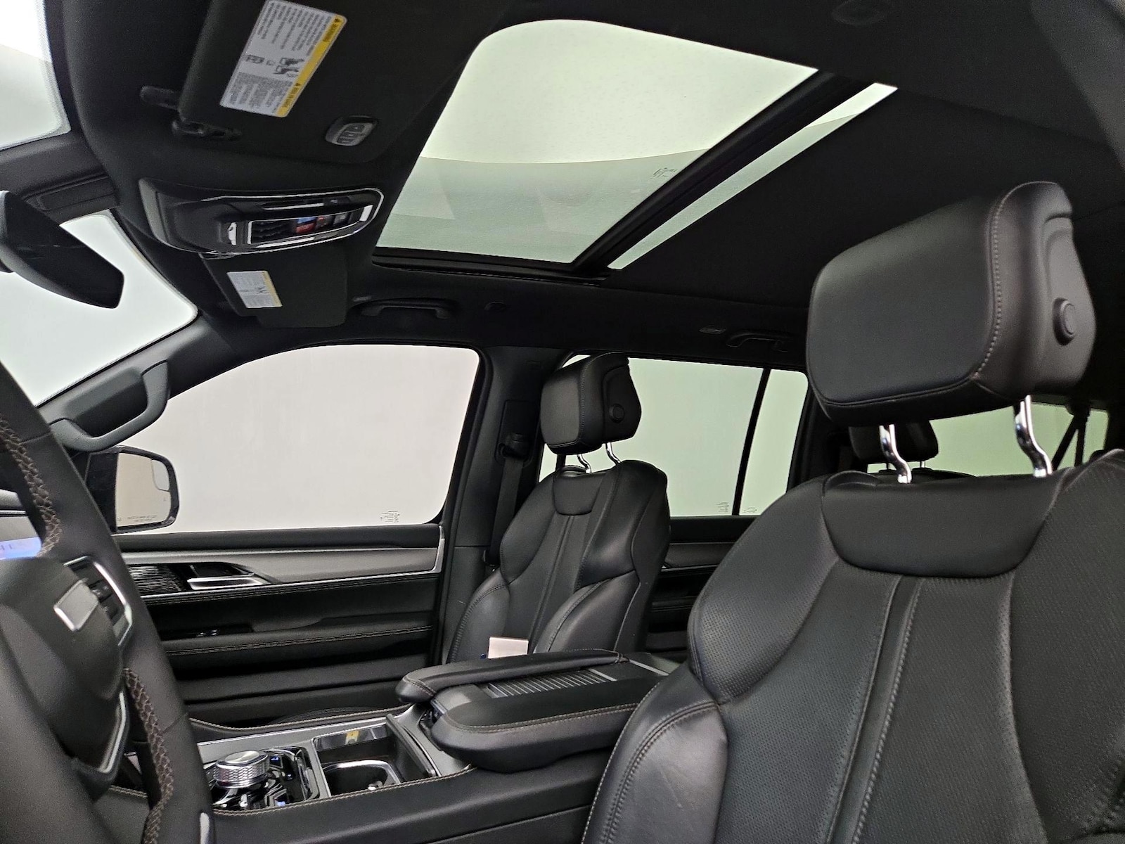 Panoramic Sunroof & Skylight(s)