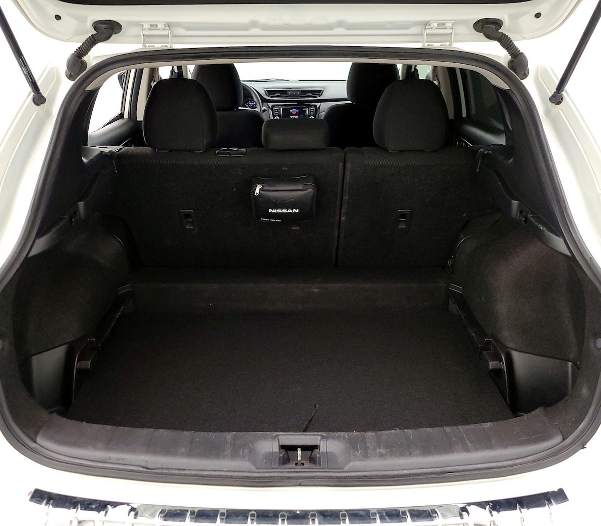 Trunk/Cargo (Seats Up)
