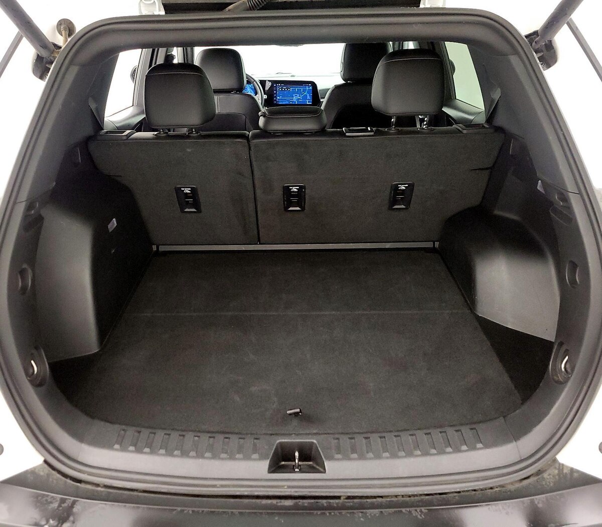 Trunk/Cargo (Seats Up)