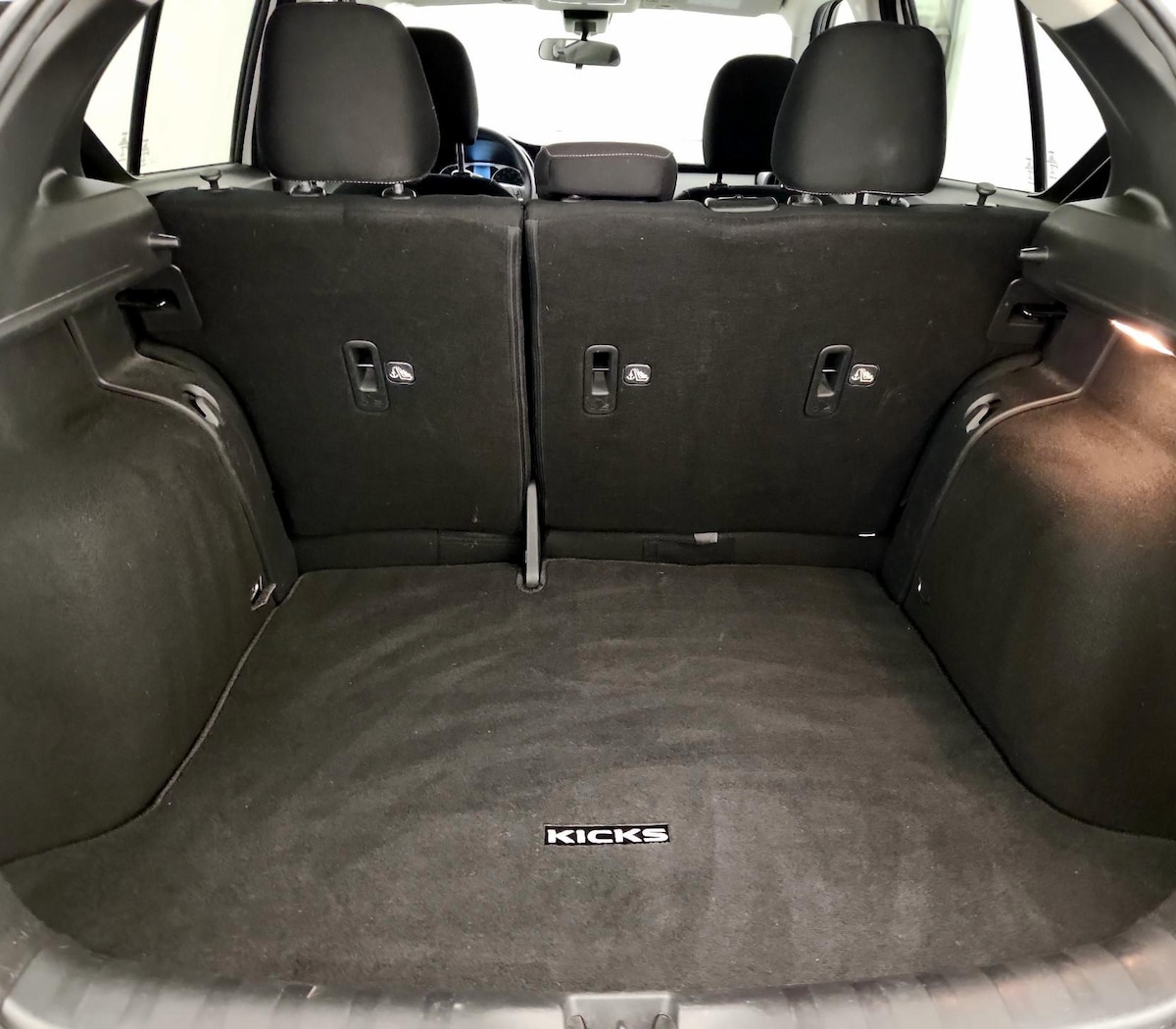 Trunk/Cargo (Seats Up)