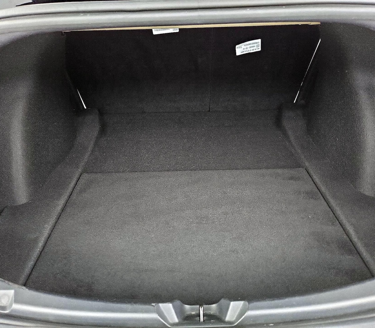 Trunk/Cargo (Seats Up)