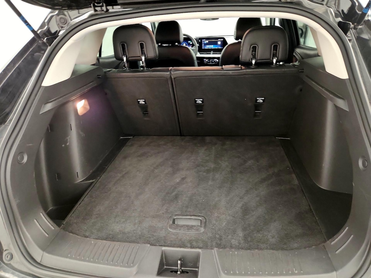 Trunk/Cargo (Seats Up)