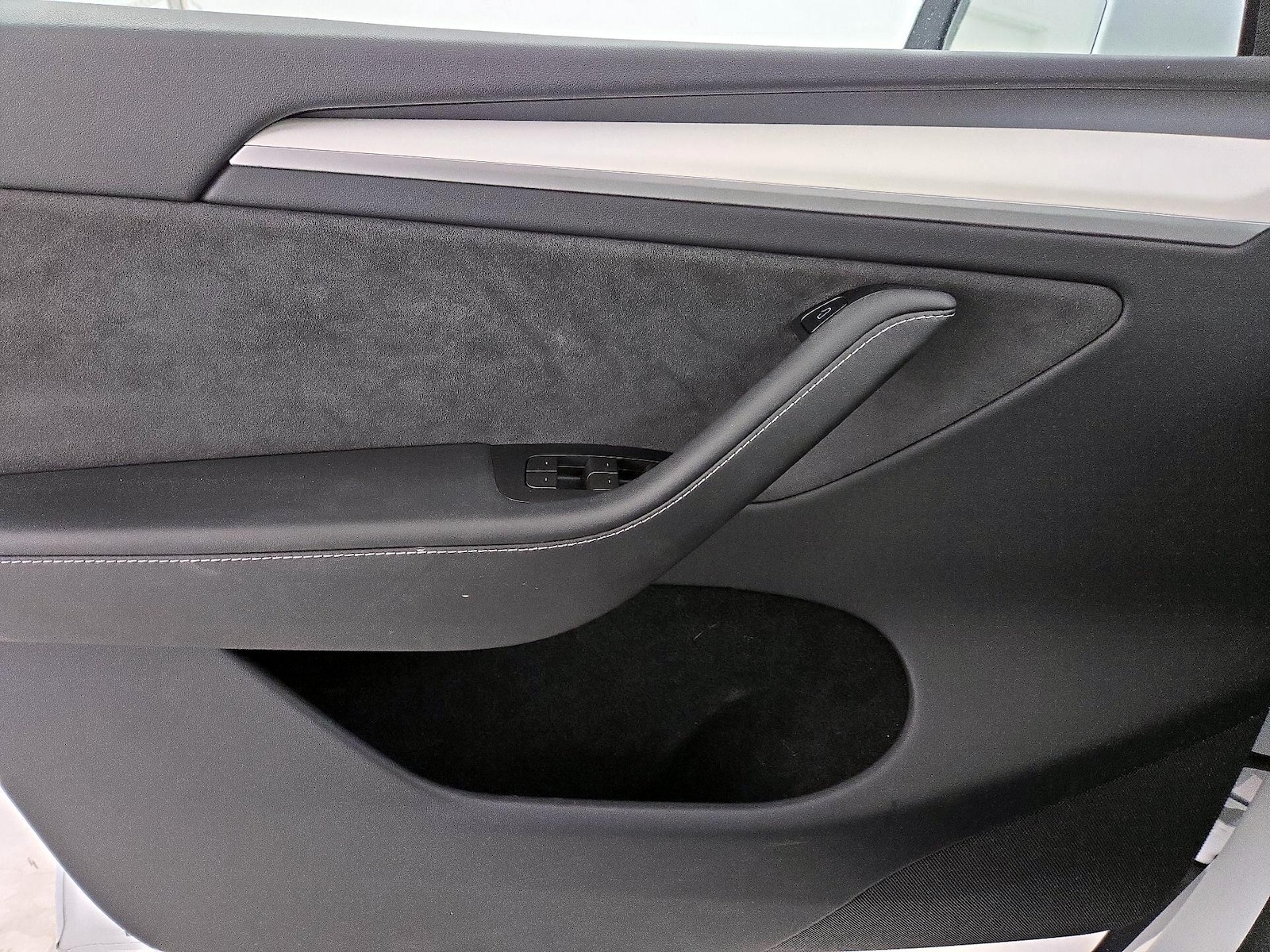 2023 Tesla Model Y Long Range - Photo 13
