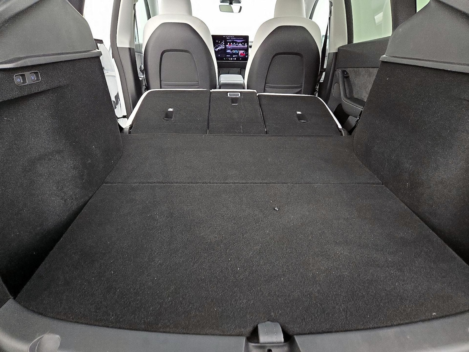 2023 Tesla Model Y Long Range - Photo 22