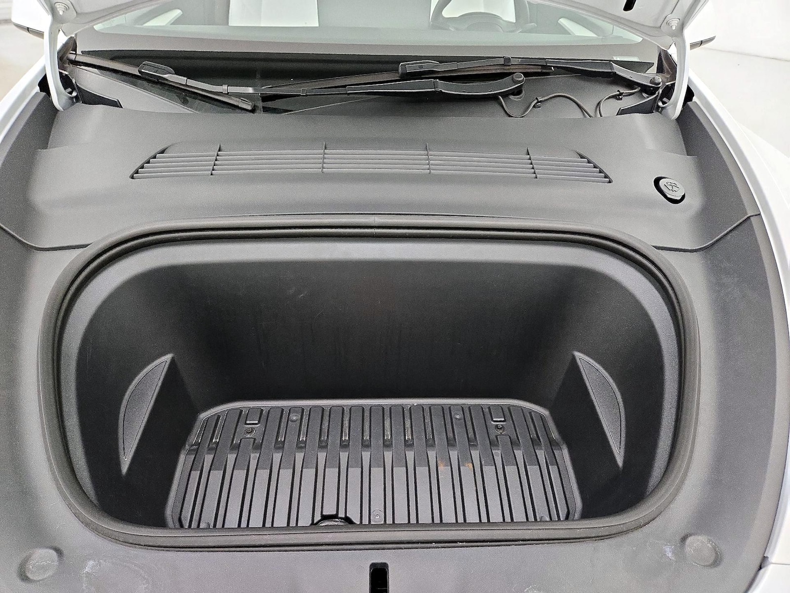 2023 Tesla Model Y Long Range - Photo 23