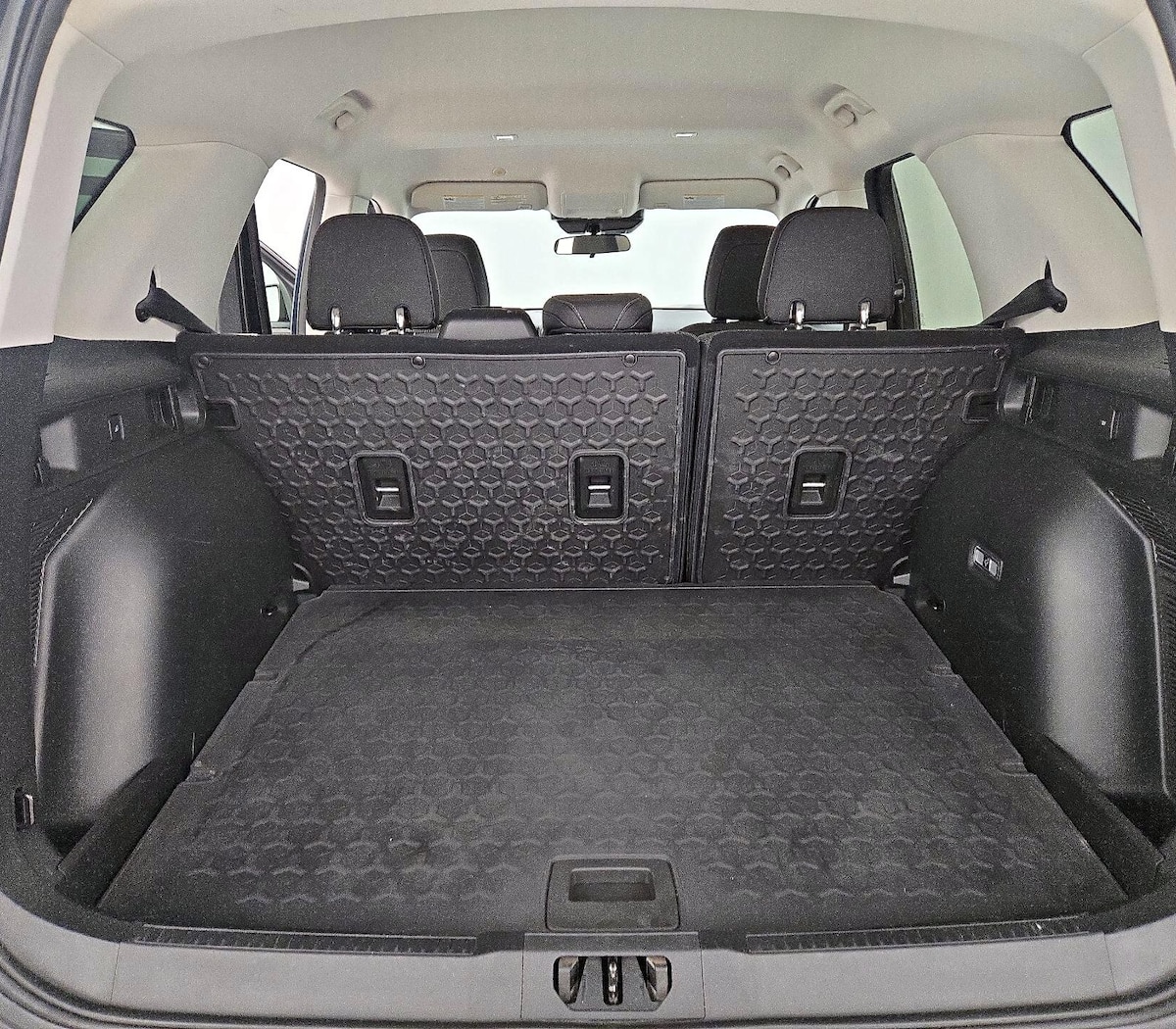 Trunk/Cargo (Seats Up)