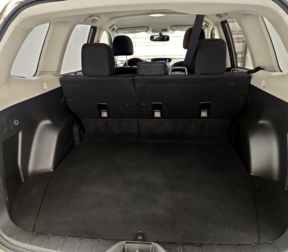 Trunk/Cargo (Seats Up)