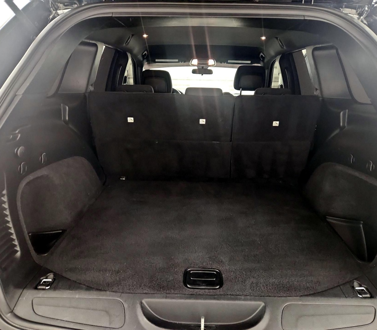 Trunk/Cargo (Seats Up)