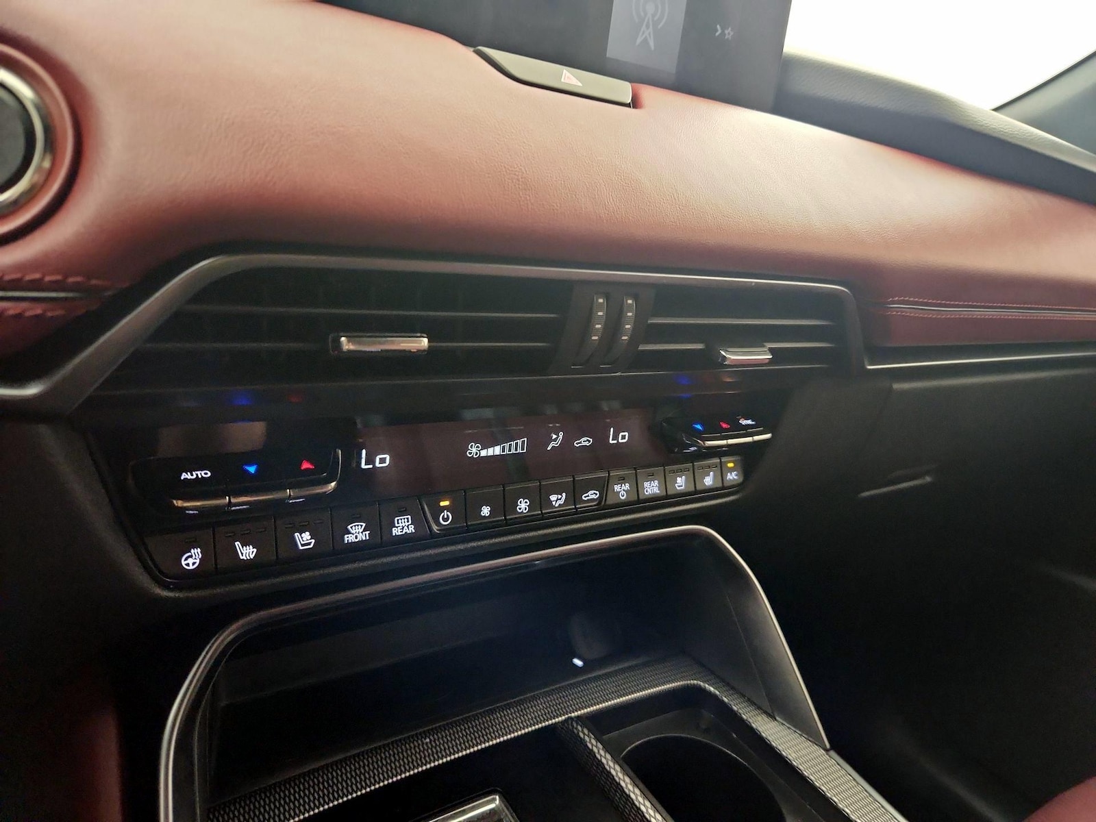 2025 Mazda CX-70 Premium Package - Photo 17