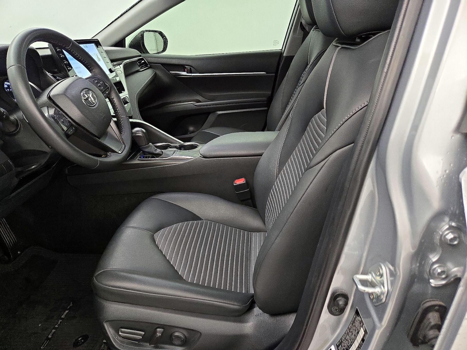 Power Seat(s) & Side Airbags