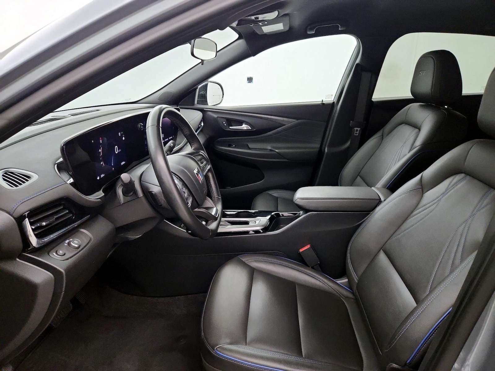 Side Airbags & Leatherette Seats