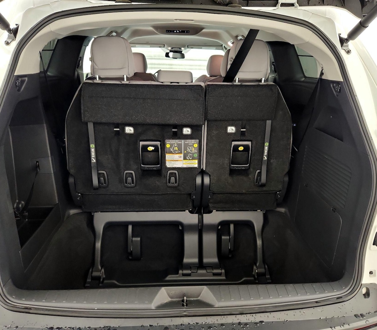 Trunk/Cargo (Seats Up)
