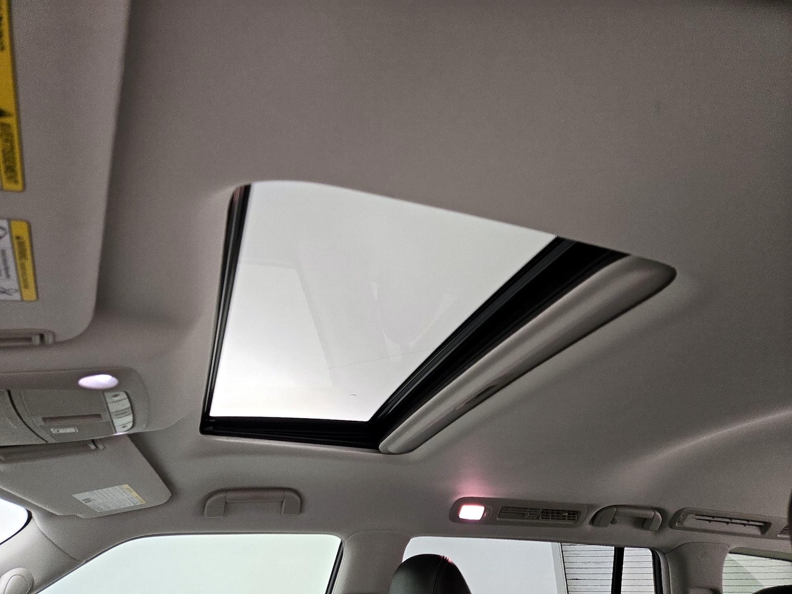Sunroof(s) & Overhead Airbags