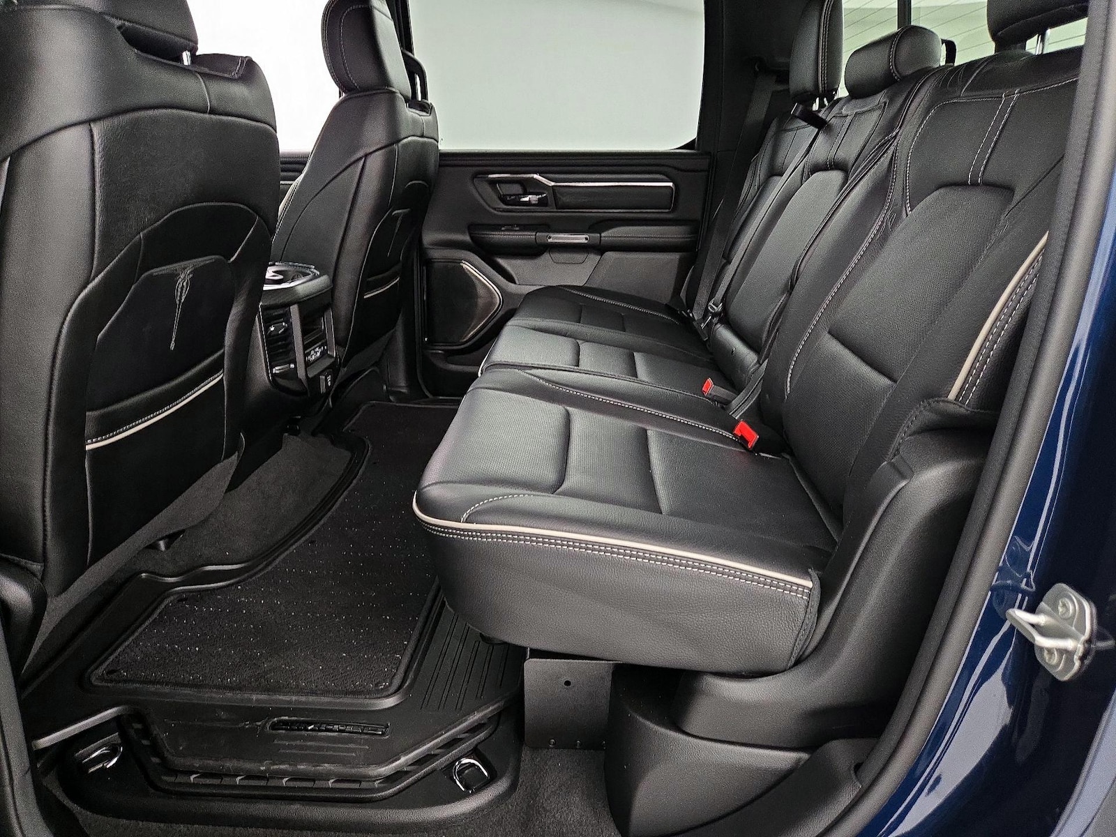 Rear A/C Seat(s)