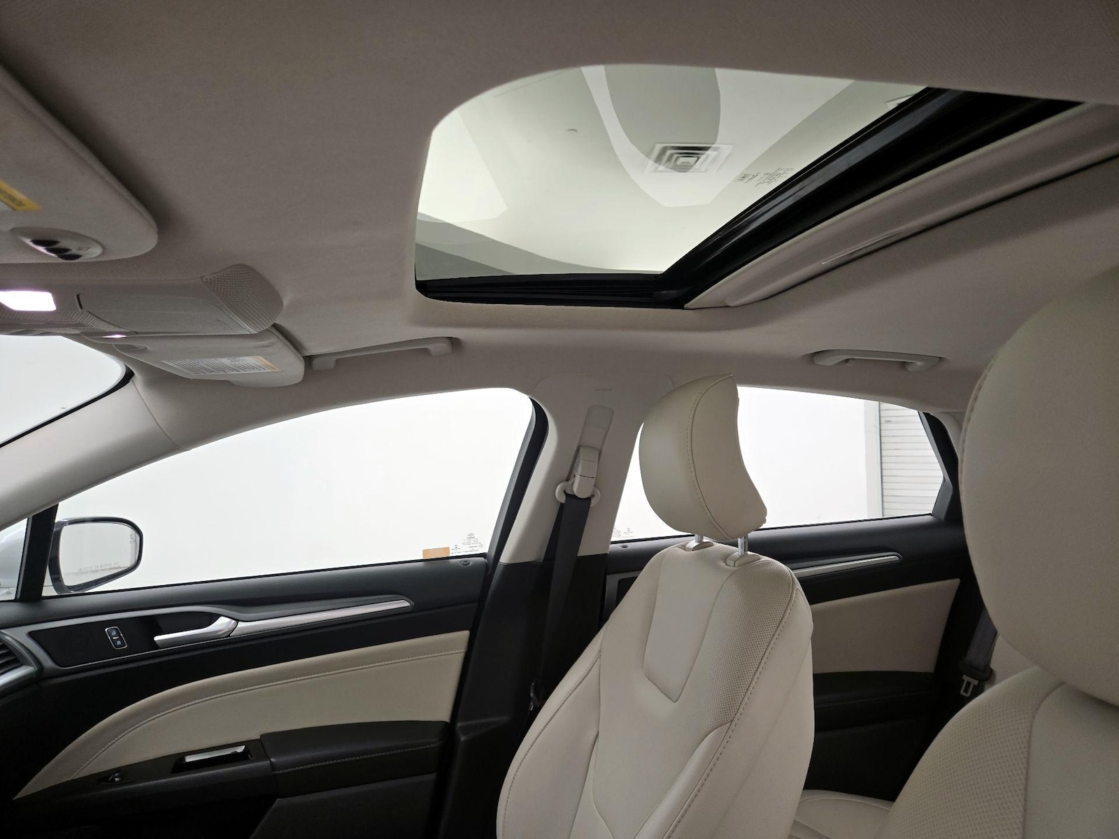 Sunroof(s) & Overhead Airbags