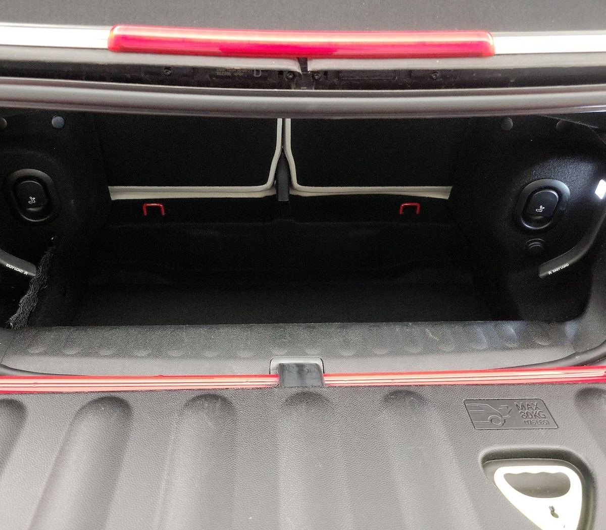 Trunk/Cargo (Seats Up)