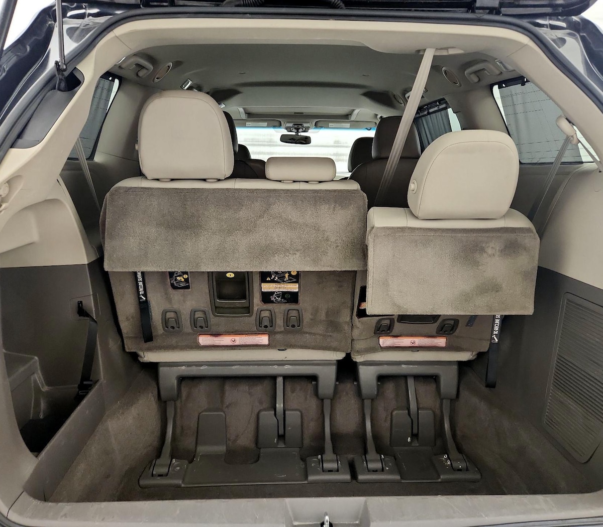 Trunk/Cargo (Seats Up)