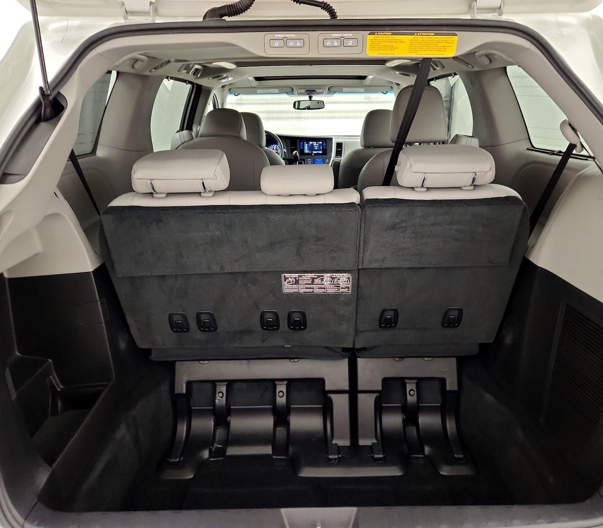 Trunk/Cargo (Seats Up)